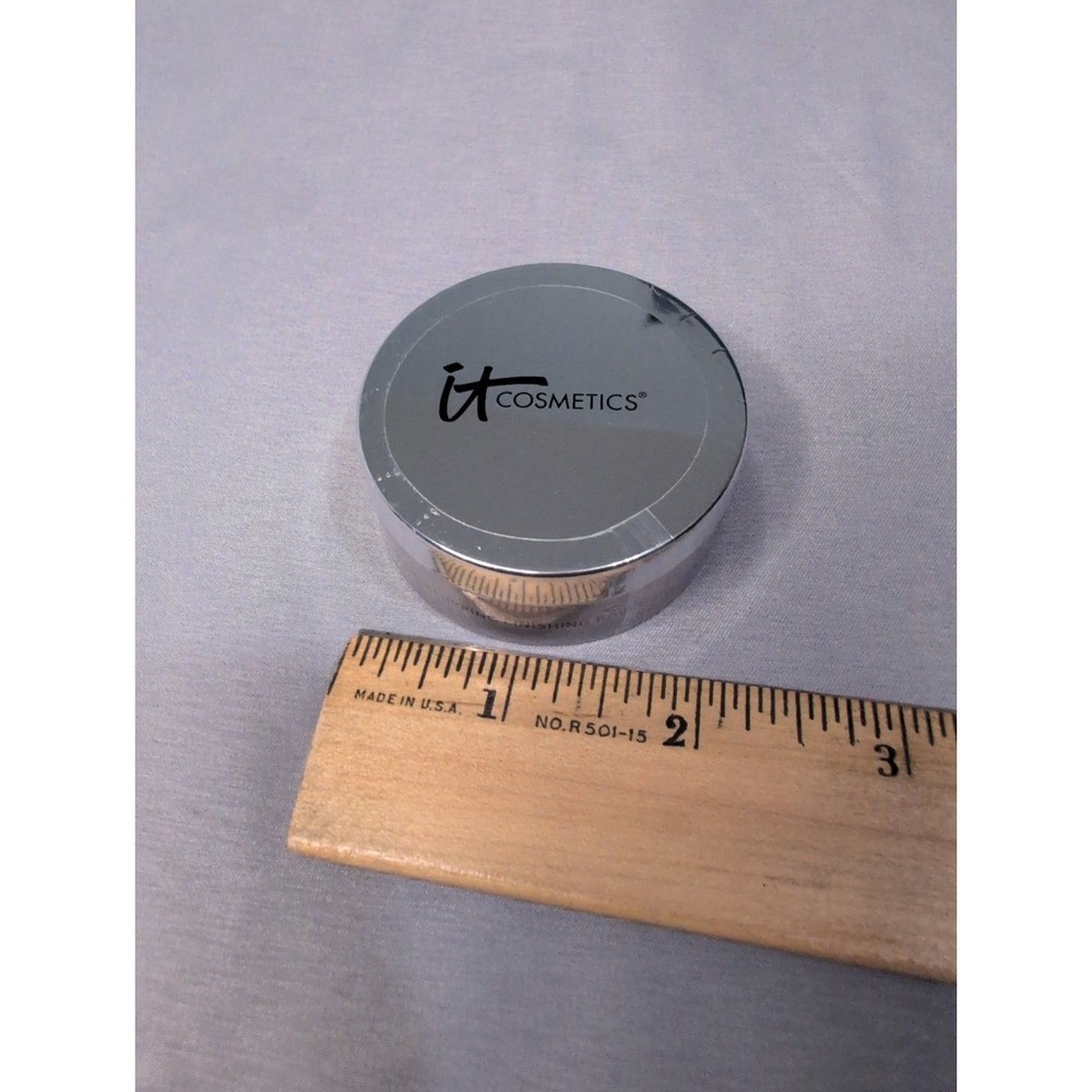 IT Cosmetics Bye Bye Pores Finishing Powder Medium Tinted Sealed 2.7g - Picture 5 of 5
